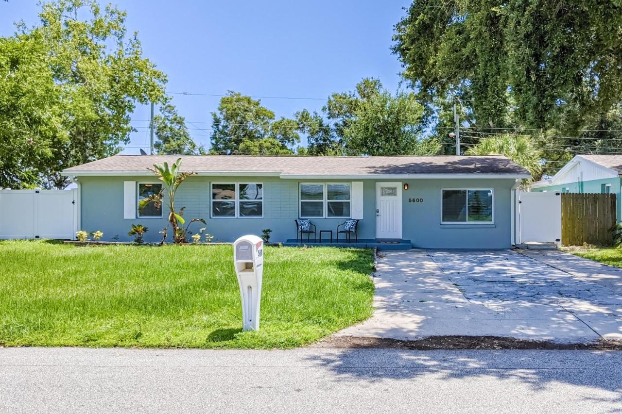 Pinellas Park Cottage Сейнт Питърсбърг Екстериор снимка